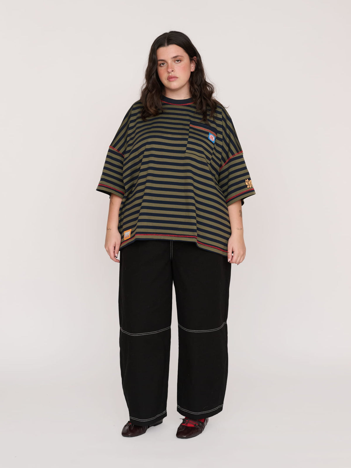 model:Bella wears size XL-XXL and is 5’10”