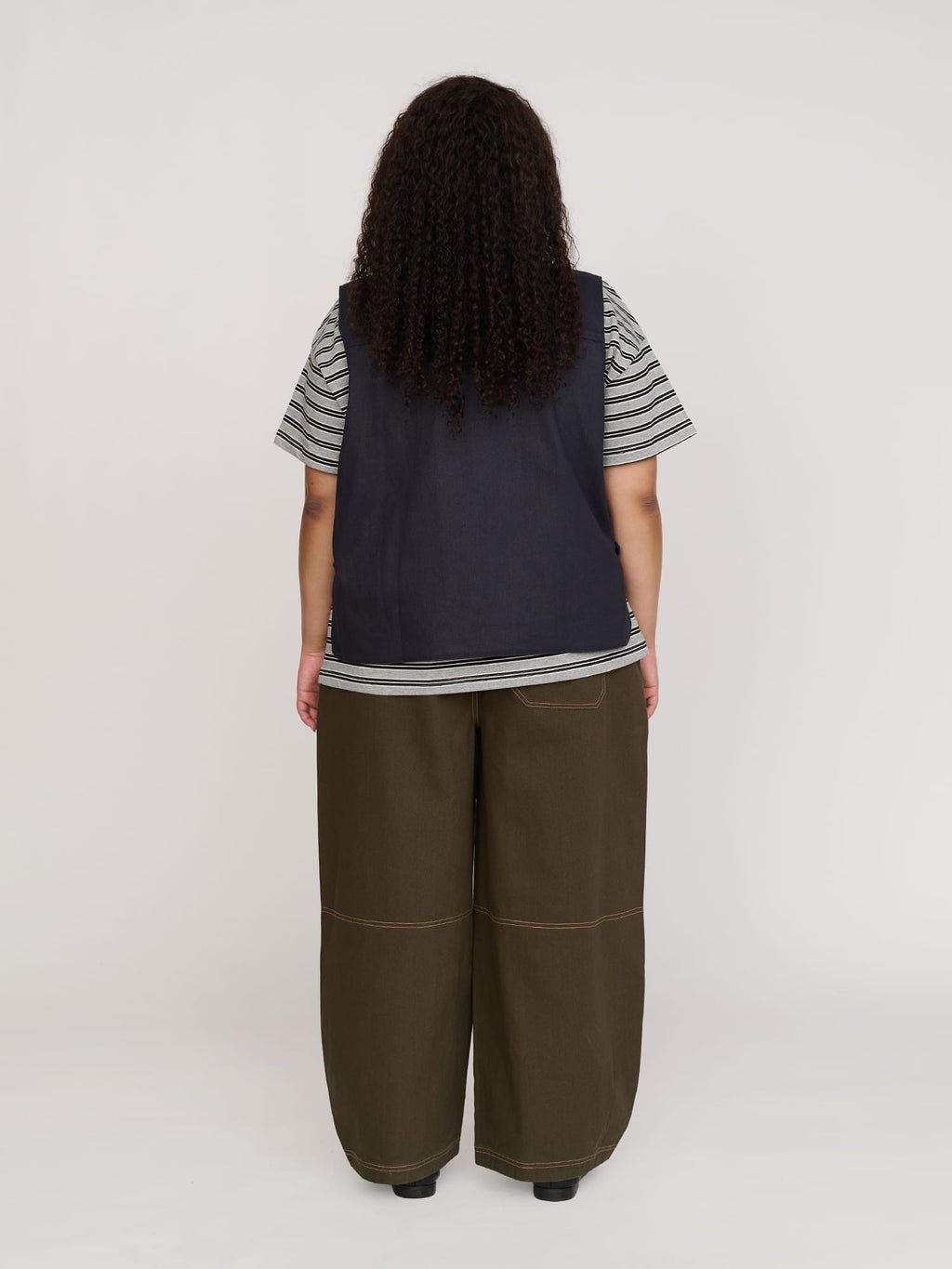 model:Zaynab wears size XXL and is 5’8”