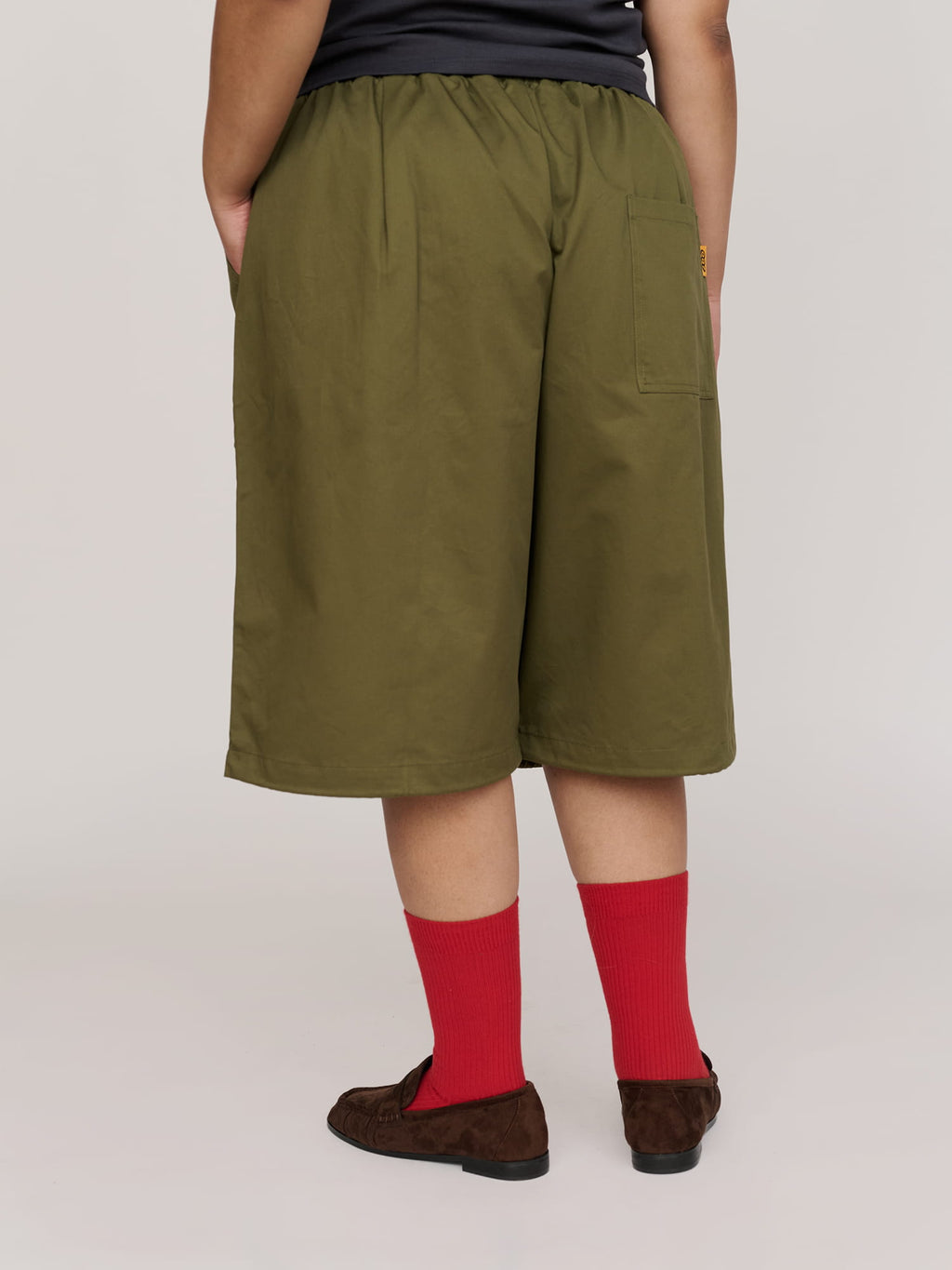 model:Zaynab wears size XXL and is 5’8”