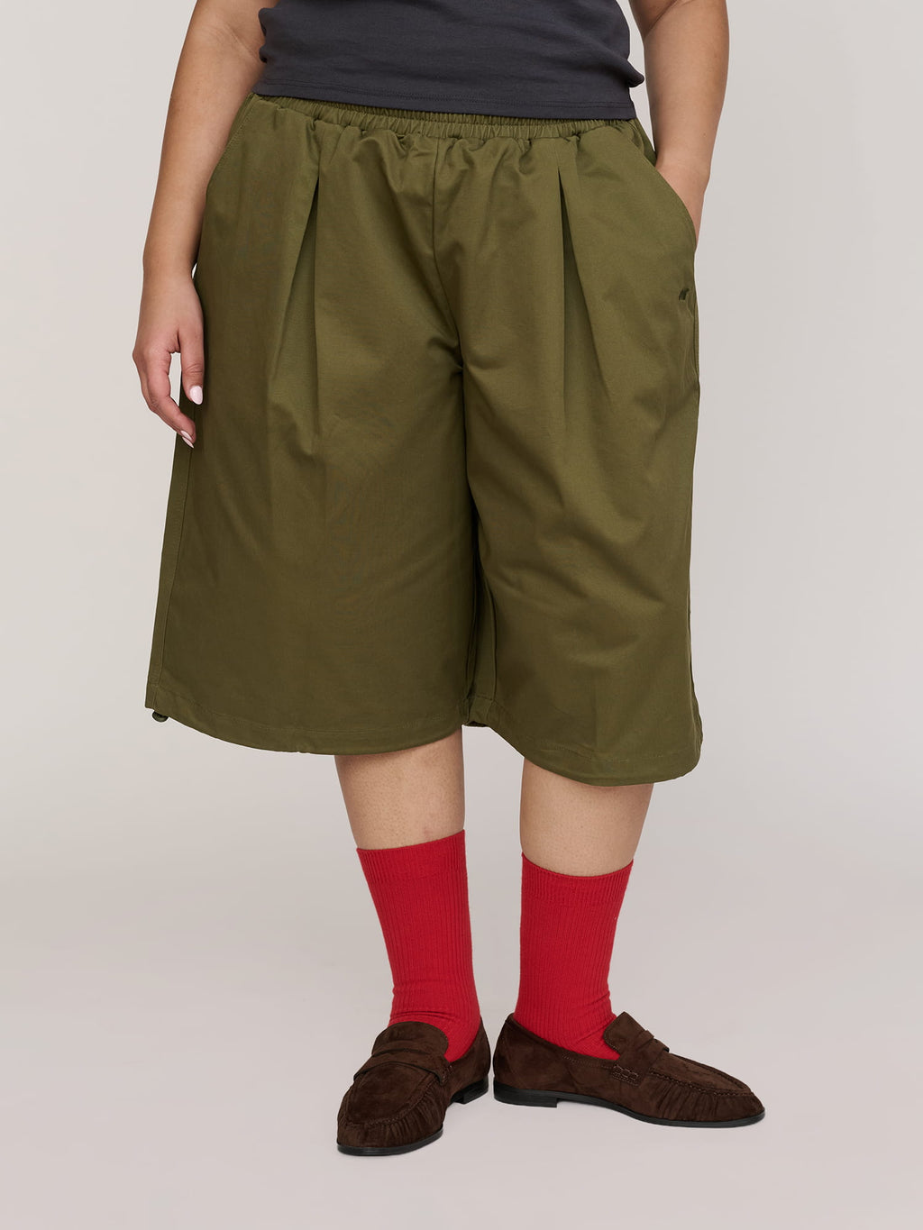 collection-curve, model:Zaynab wears size XXL and is 5’8”