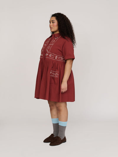 model:Zaynab wears size 18 and is 5’8”