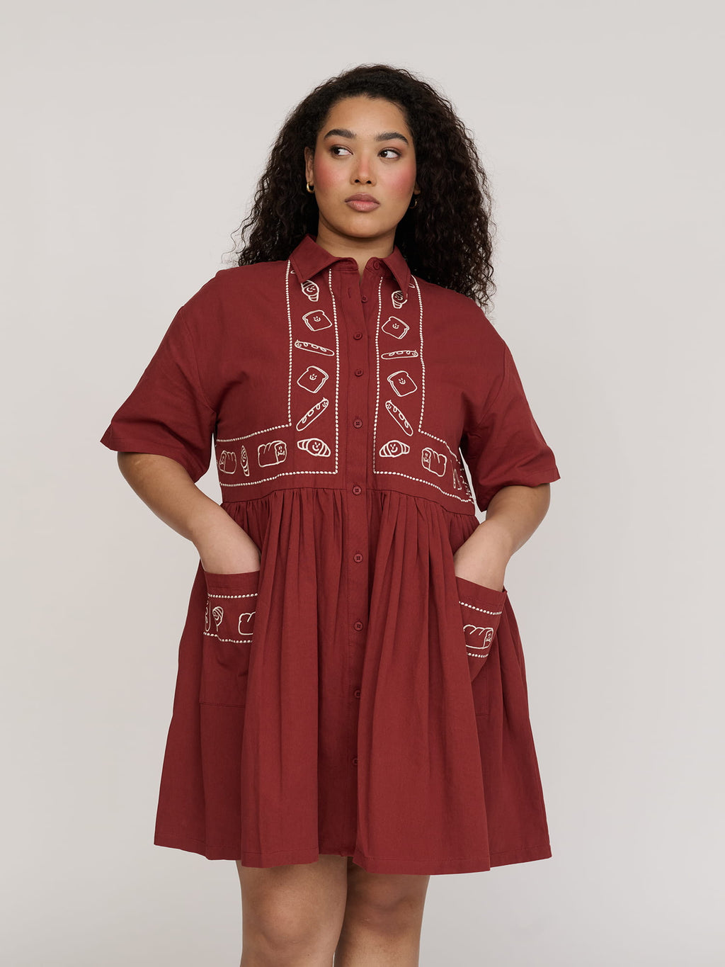 model:Zaynab wears size 18 and is 5’8”