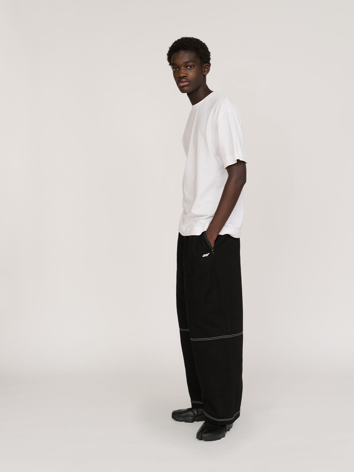 model:Elhadj wears size L and is 6’1”