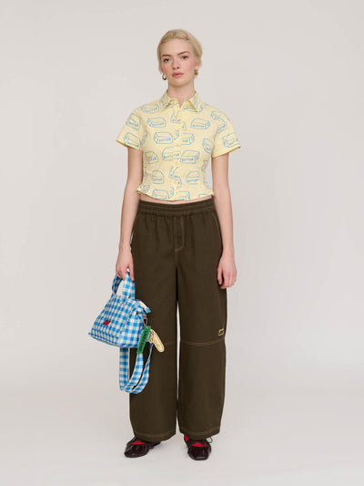 model:Emmie wears size 8 and is 5’6”