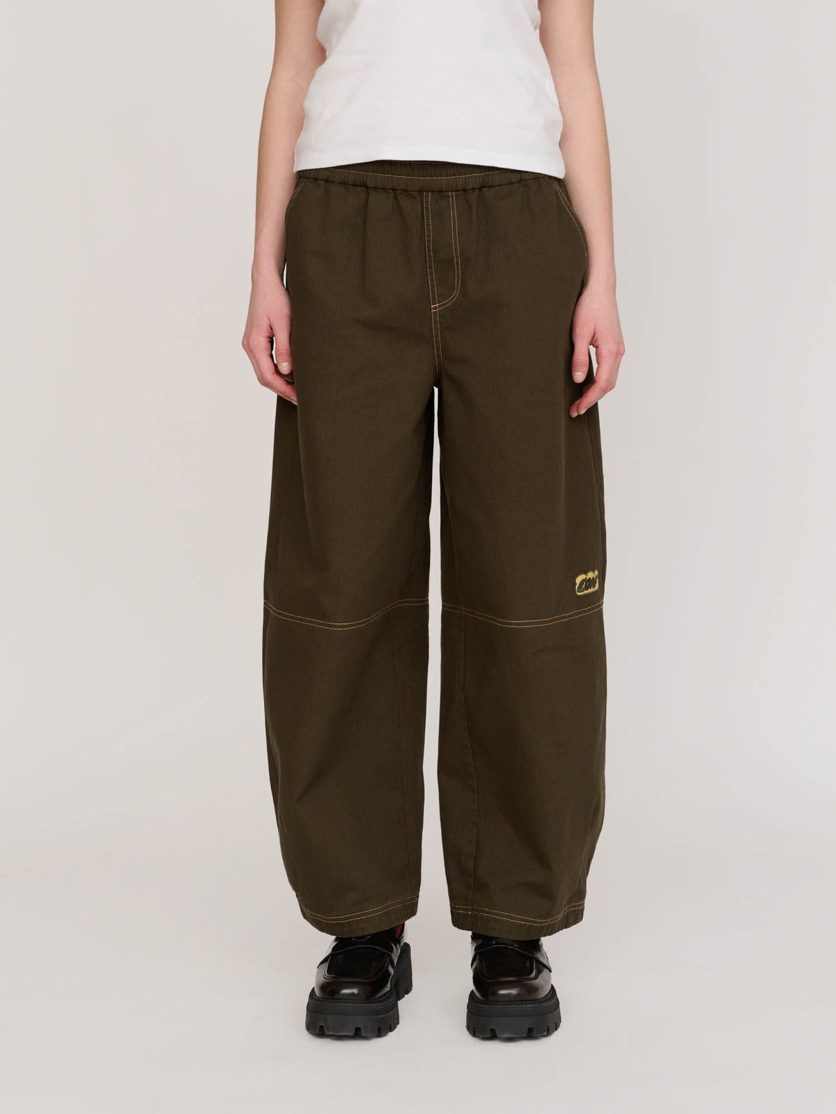 Collection-women-landing, collection-women-new-in-1, collection-womens-trousers, model:Emmie wears size S and is 5’6”