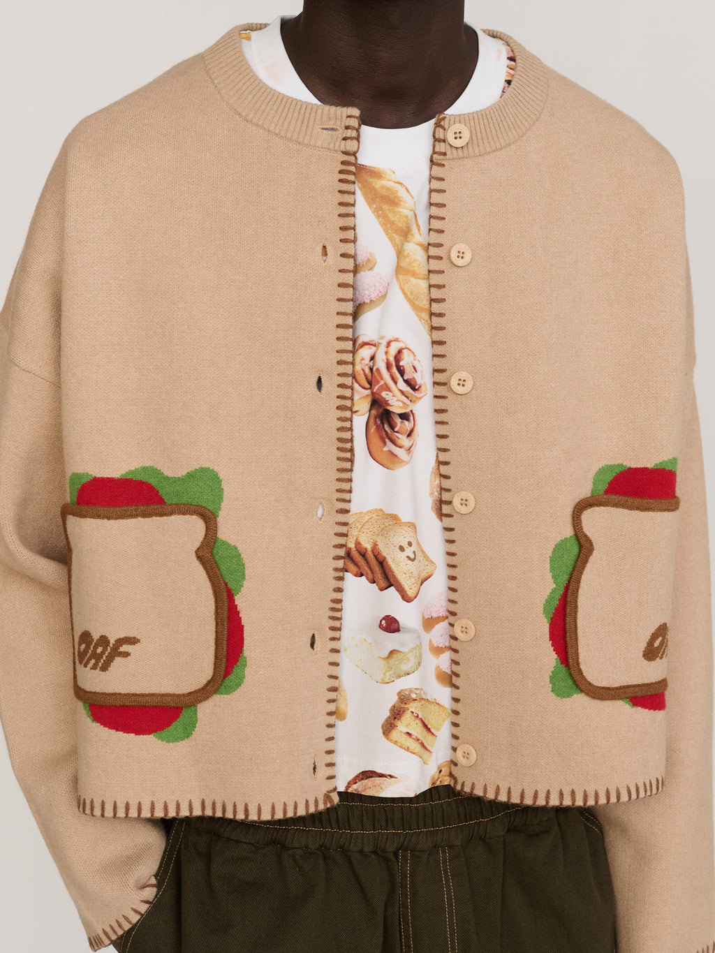 model:Elhadj wears size L and is 6’1”