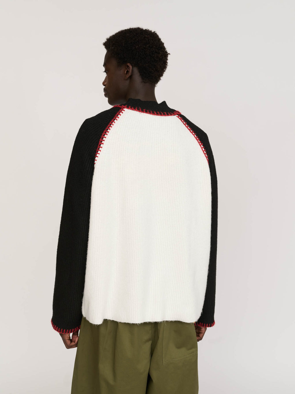 model:Elhadj wears size L and is 6’1”