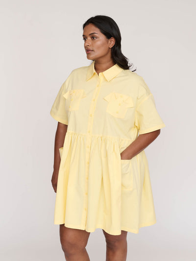 model:Sha wears size 18 and is 5’9”