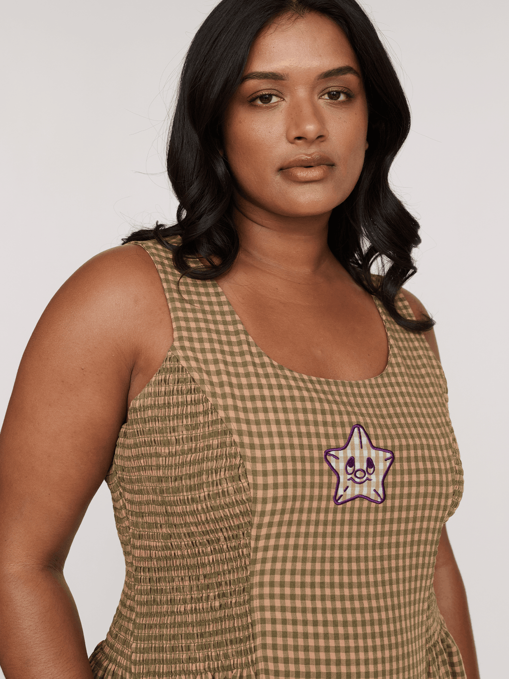 model:Sha wears size 18 and is 5’9”