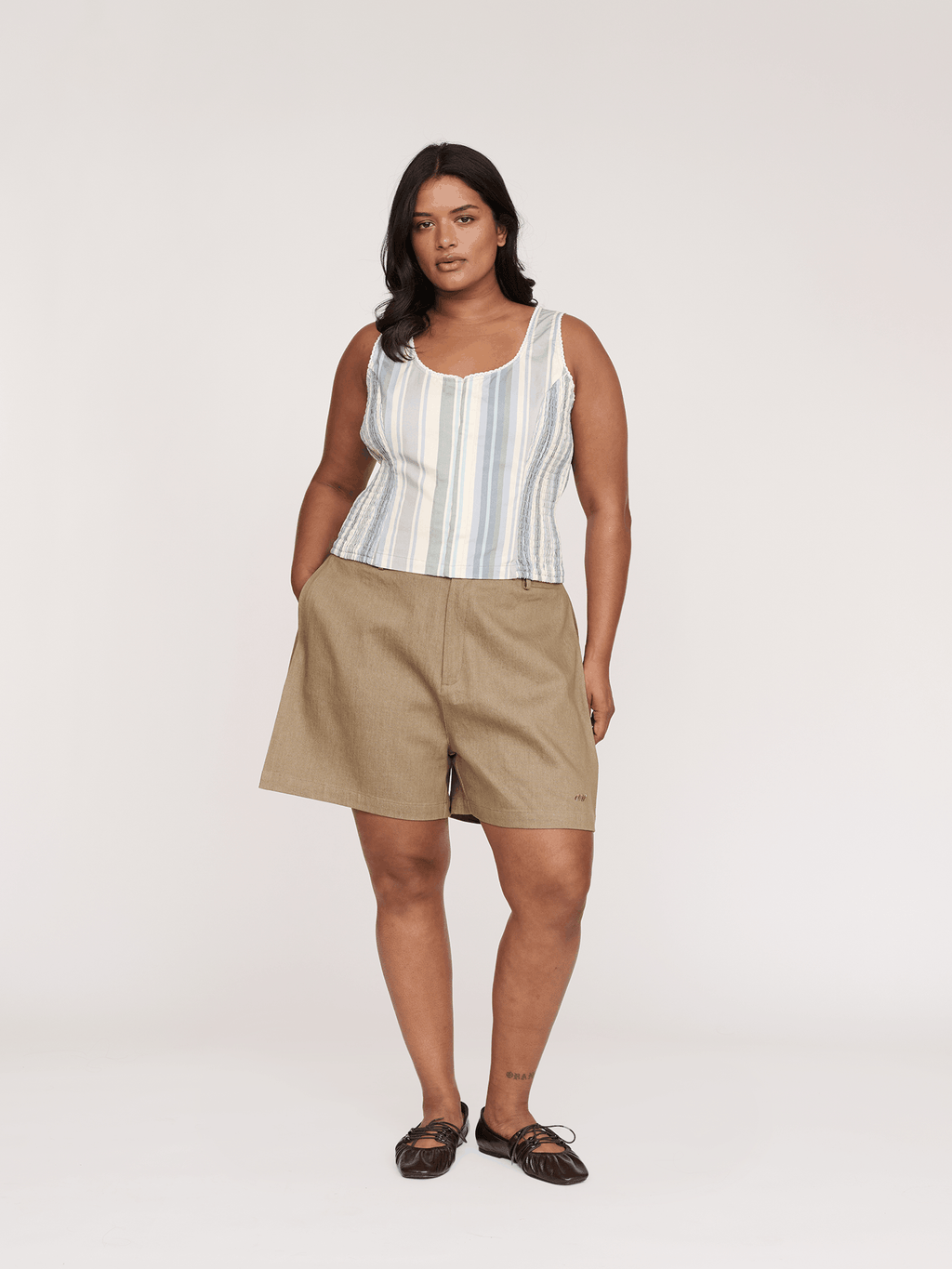 model:Sha wears size 18 and is 5’9”