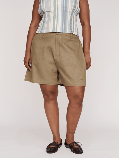 collection-curve, collection-bottoms, model:Sha wears size XXL and is 5’9”