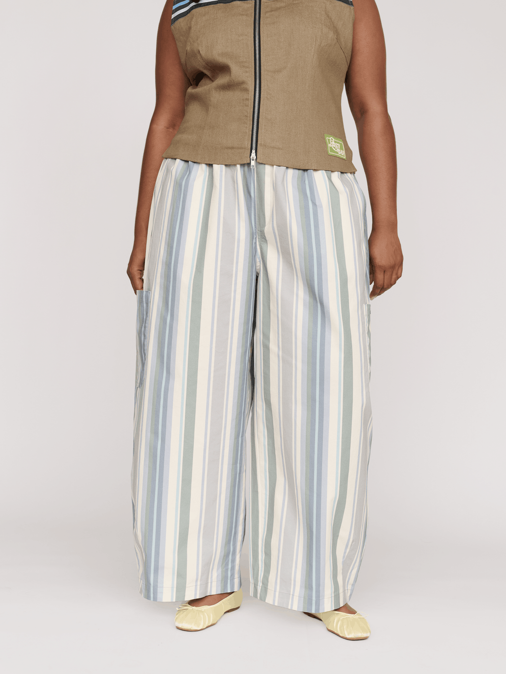 collection-curve, model:Sha wears size XXL and is 5’9”