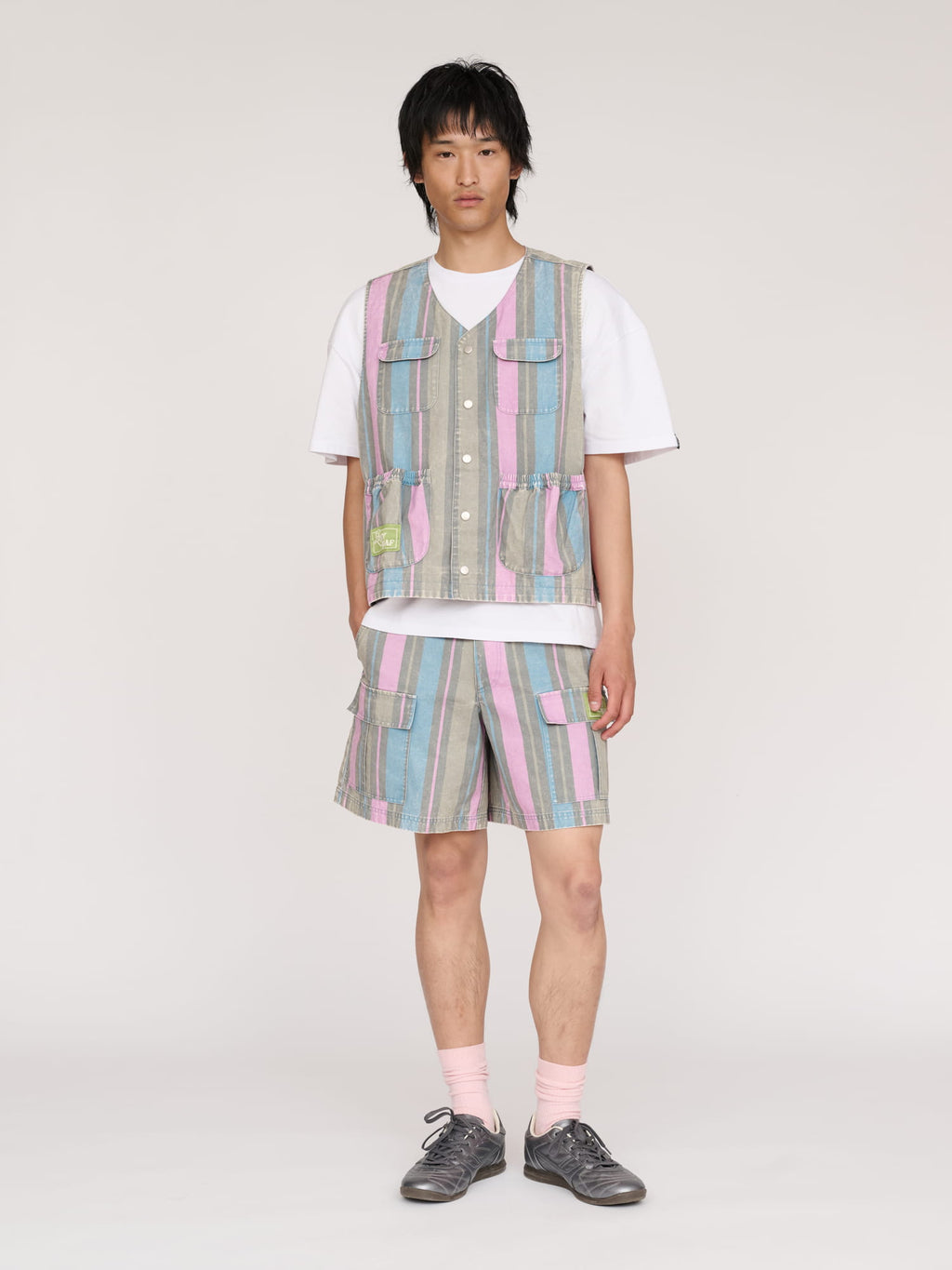 model:Quinuo wears size 26 and is 6’0”