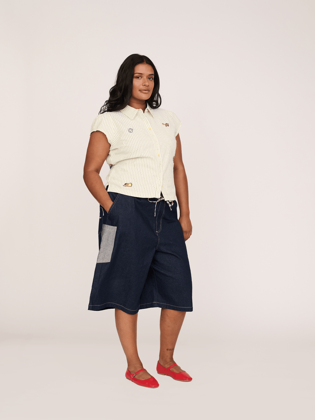 model:Sha wears size 18 and is 5’9”