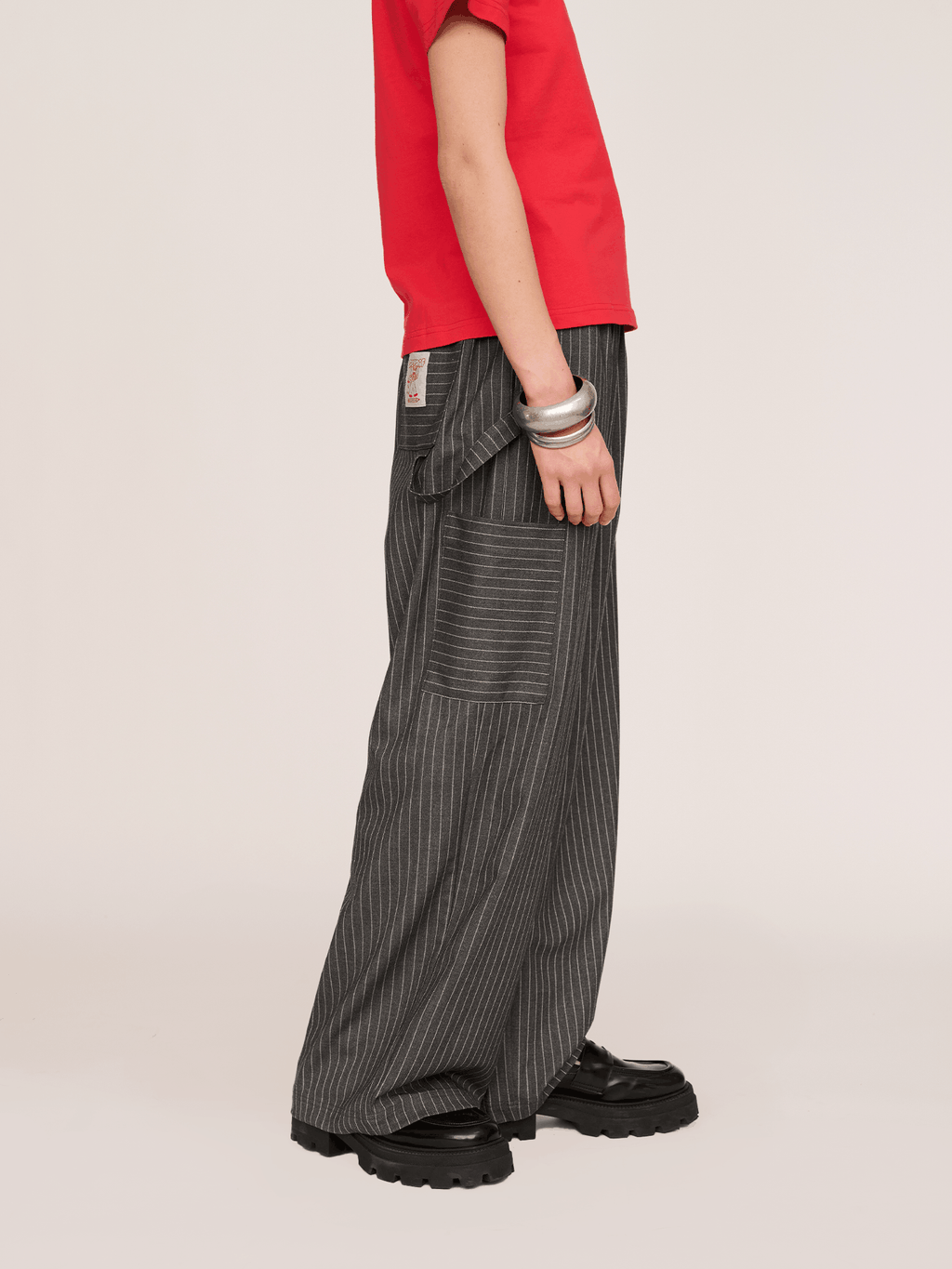 model:Jess wears size S and is 5’7”
