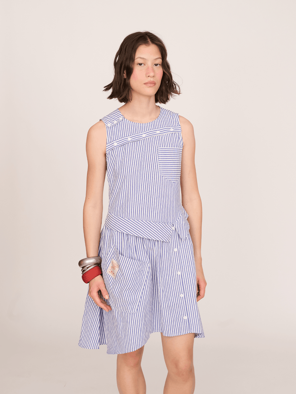 model:Jess wears size 8 and is 5’7”