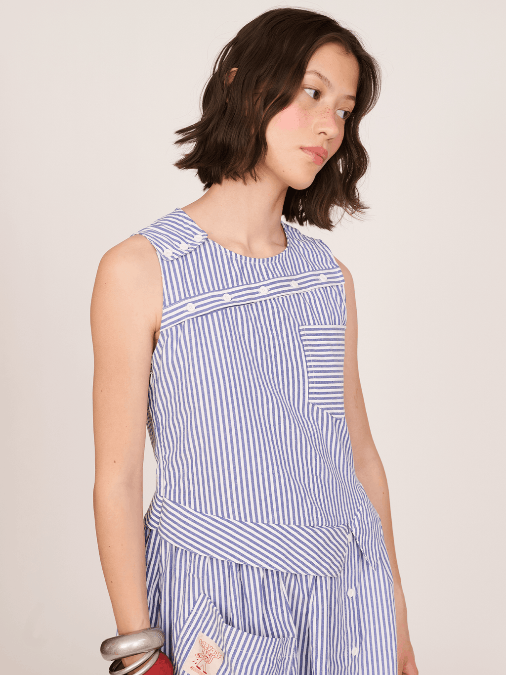 model:Jess wears size 8 and is 5’7”