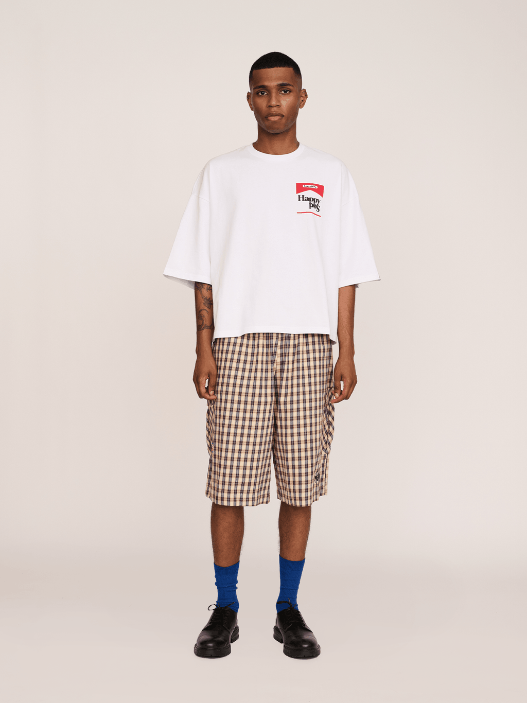 model:Paris wears size L and is 6’2”