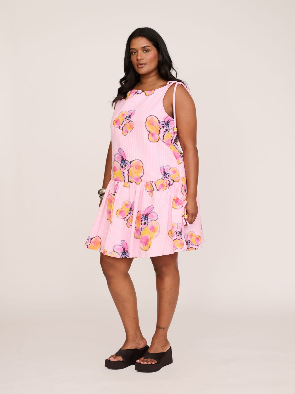 model:Sha wears size XXL and is 5’9”