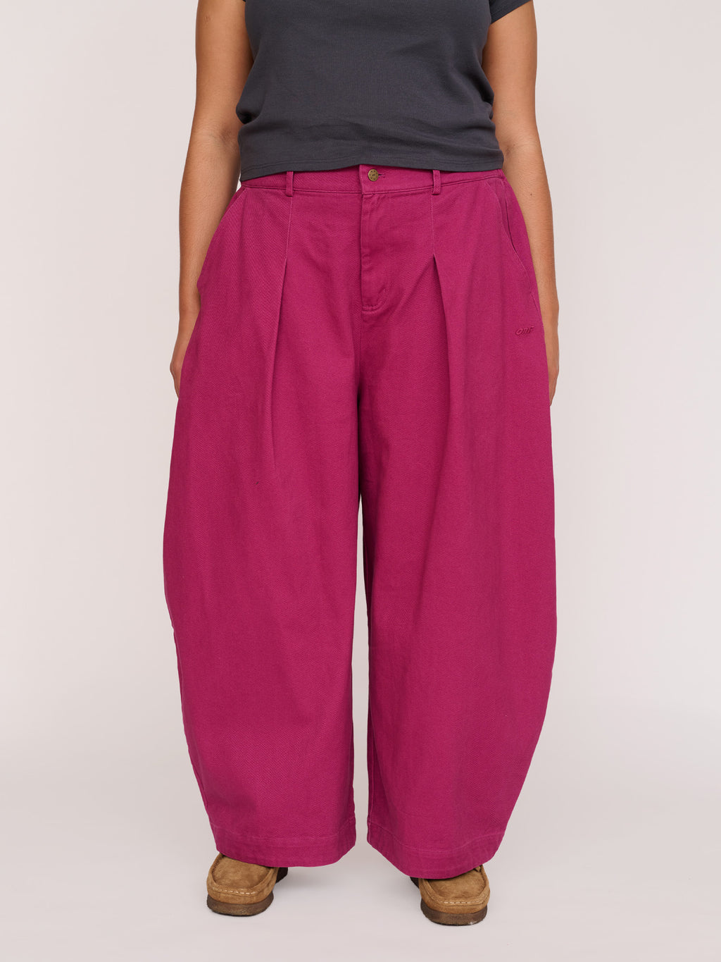 collection-curve, collection-curve-bottoms, model:Elena wears size XXL and is 5’10”