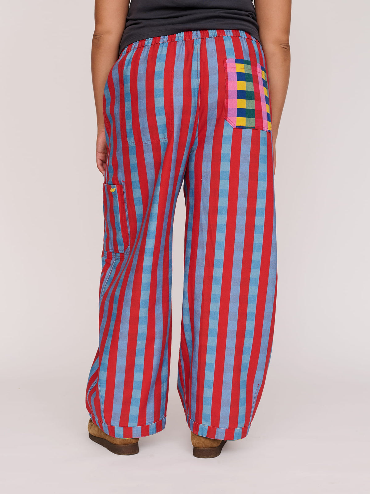 model:Elena wears size XXL and is 5’10”