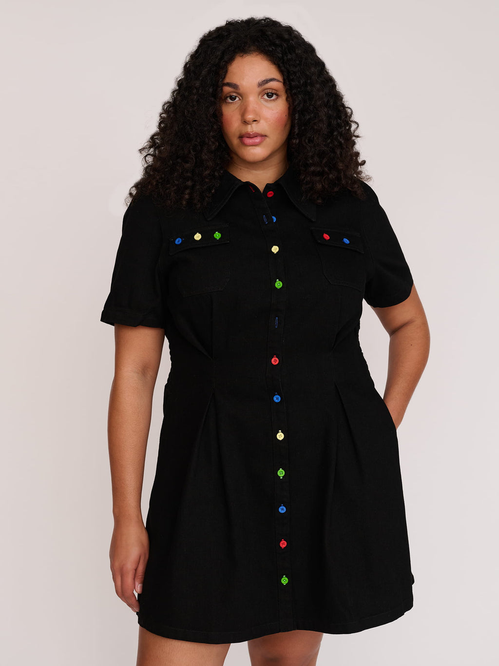 collection-curve, collection-curve-dresses, model:Elena wears size 18 and is 5’10”