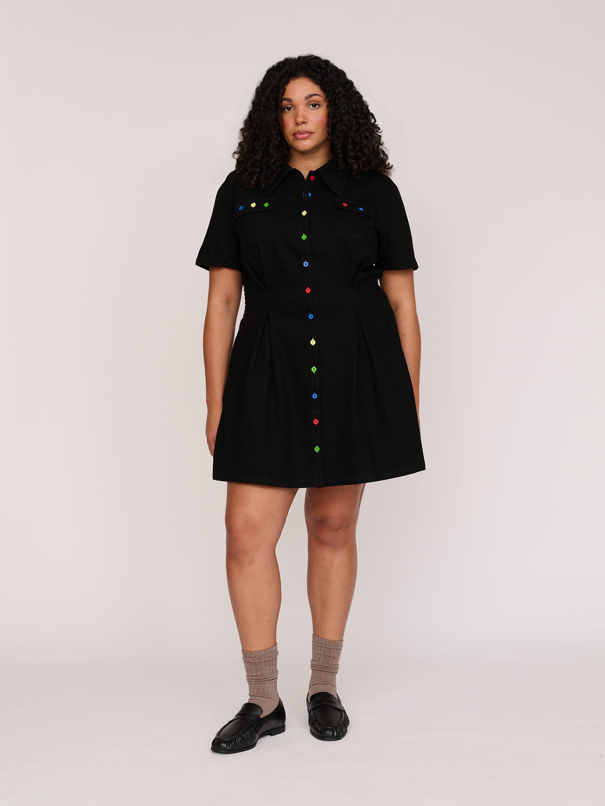 model:Elena wears size 18 and is 5’10”