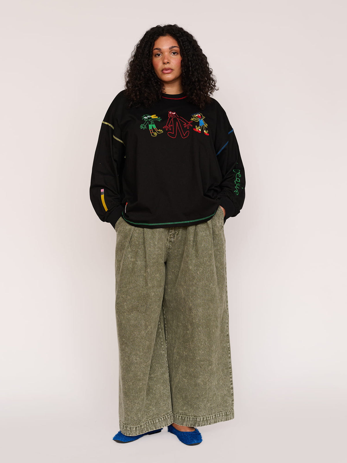 model:Elena wears size XXL and is 5’10”