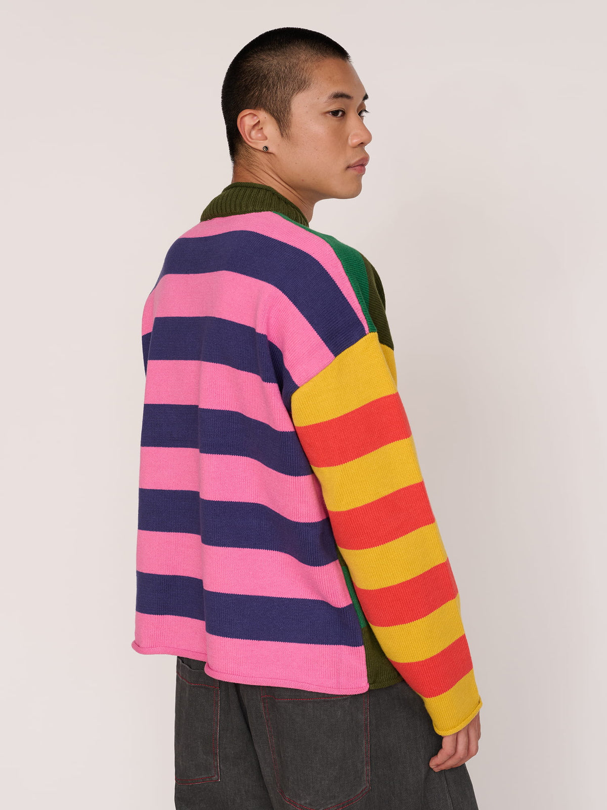 model:Andrew wears size L and is 5’11”