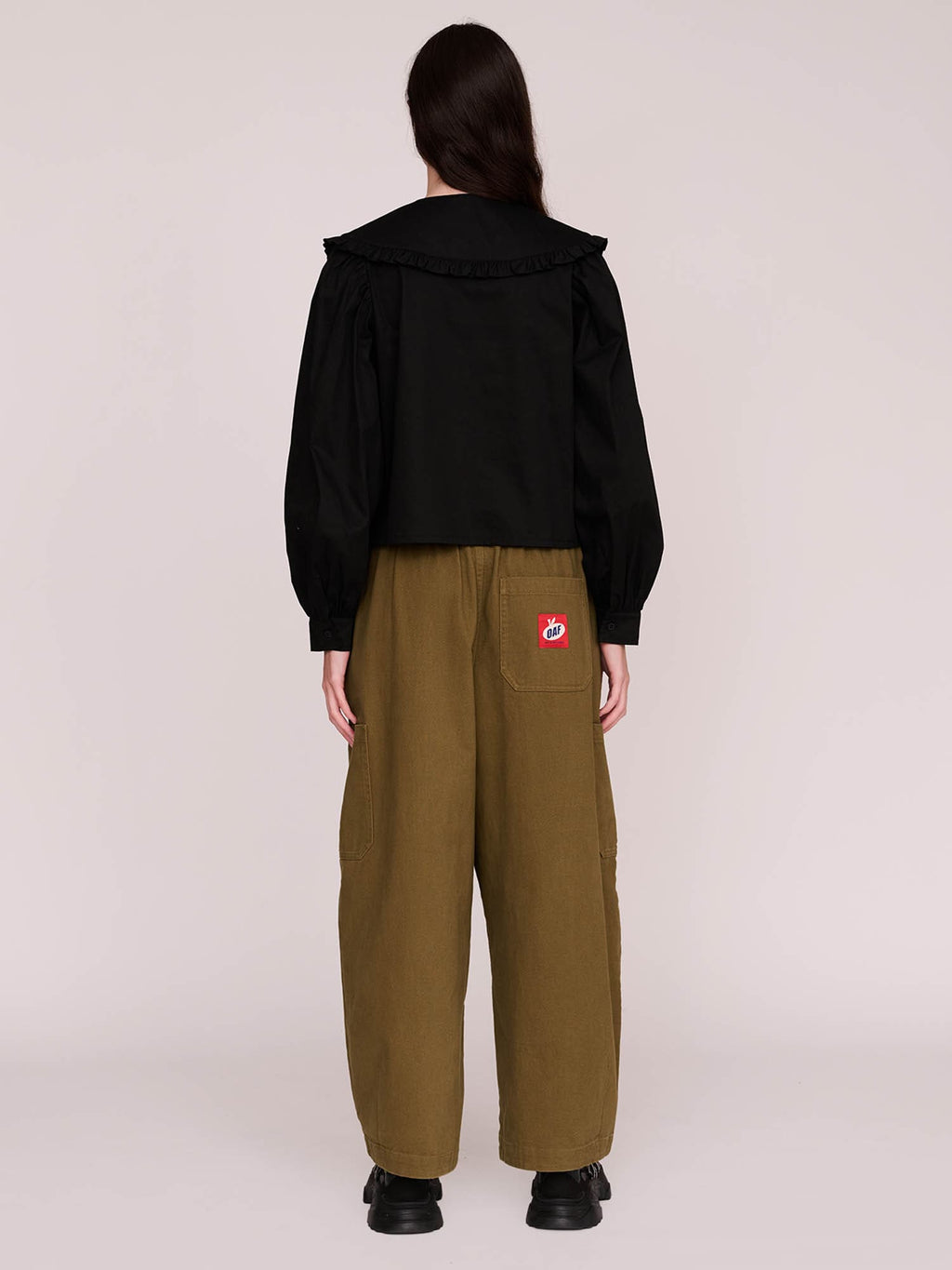 model:Winnie wears size S and is 5’9