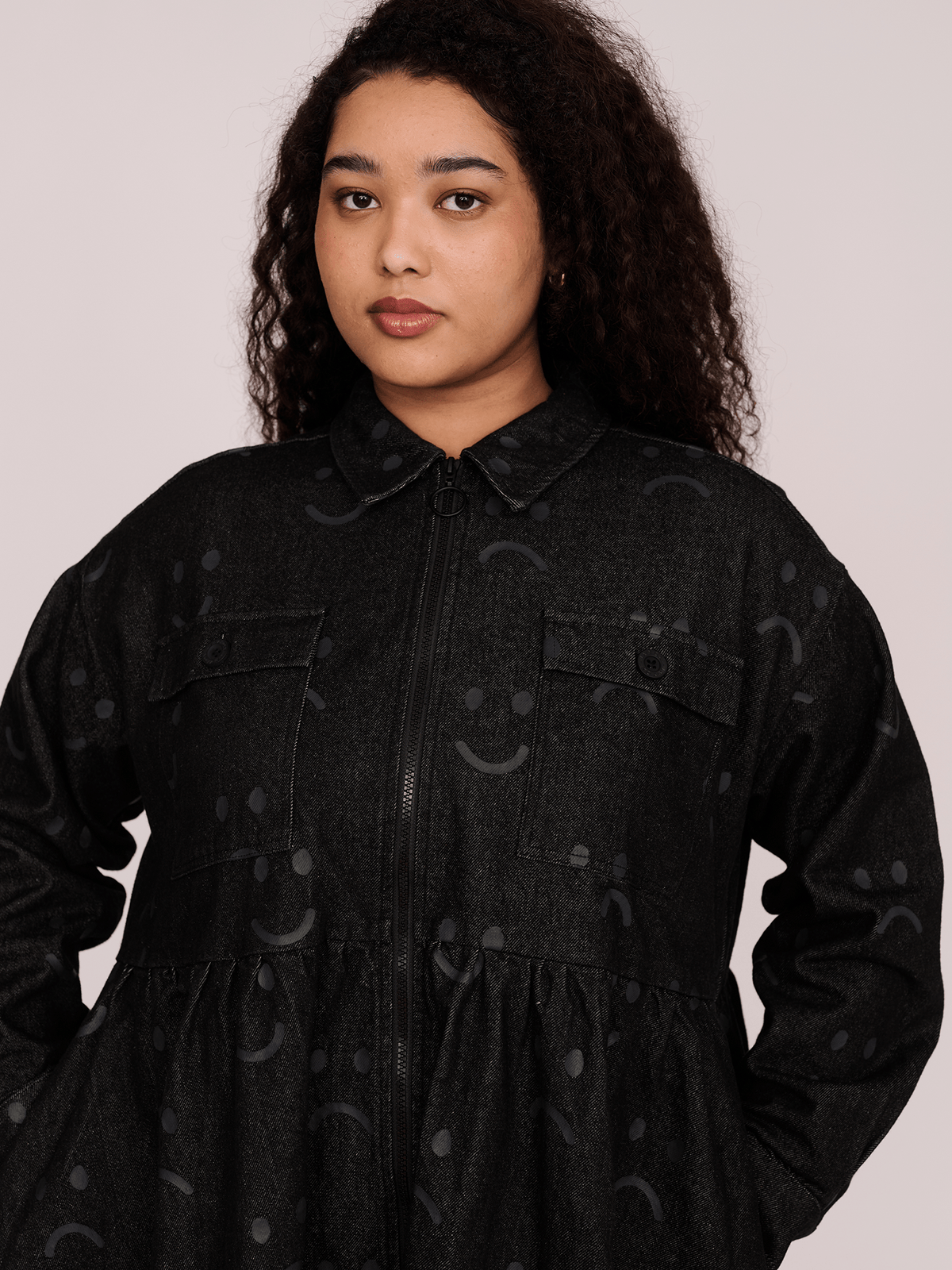 model:Zaynab wears size XXL and is 5’8”