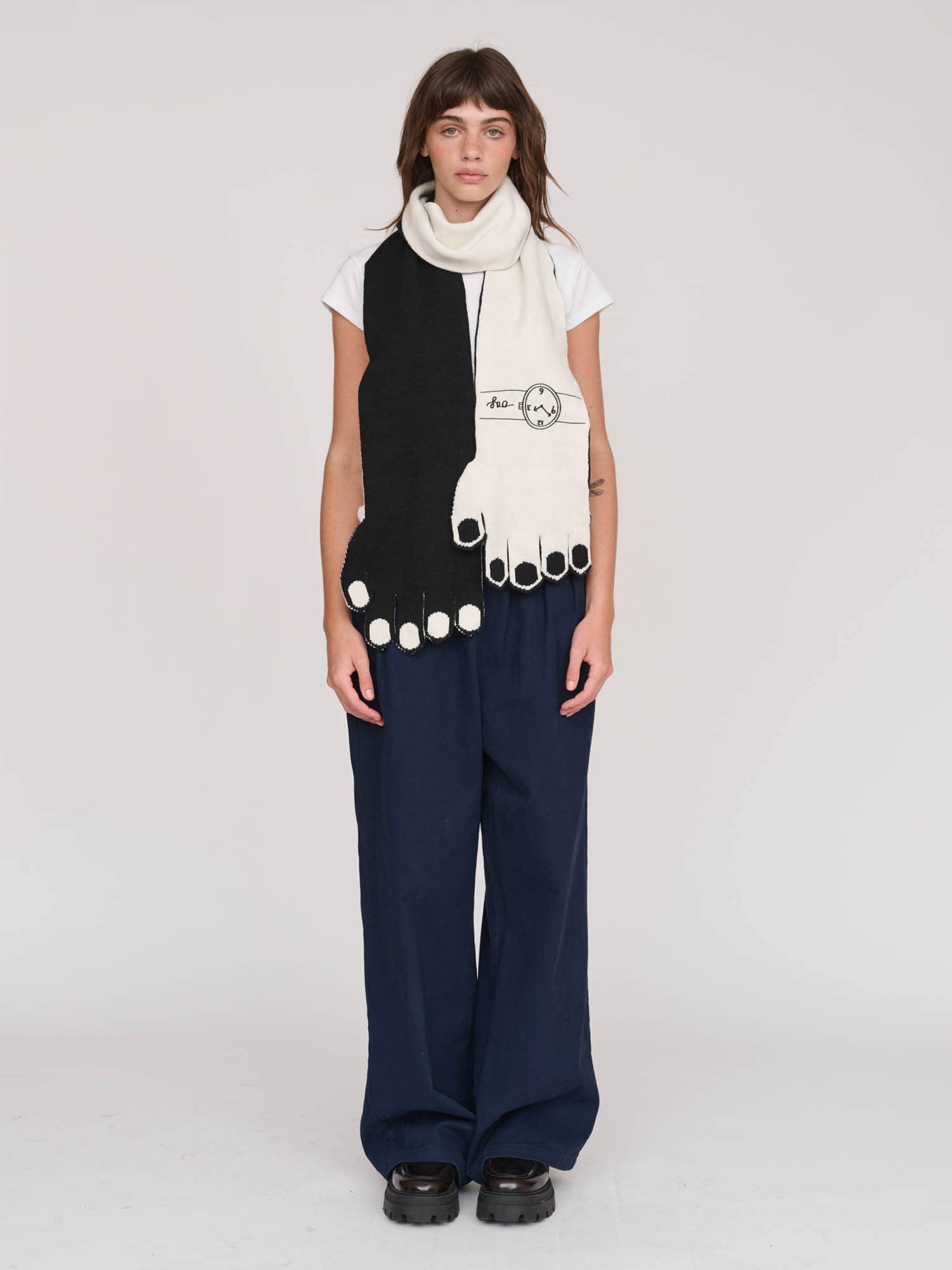 Hand In Hand Scarf – Lazy Oaf