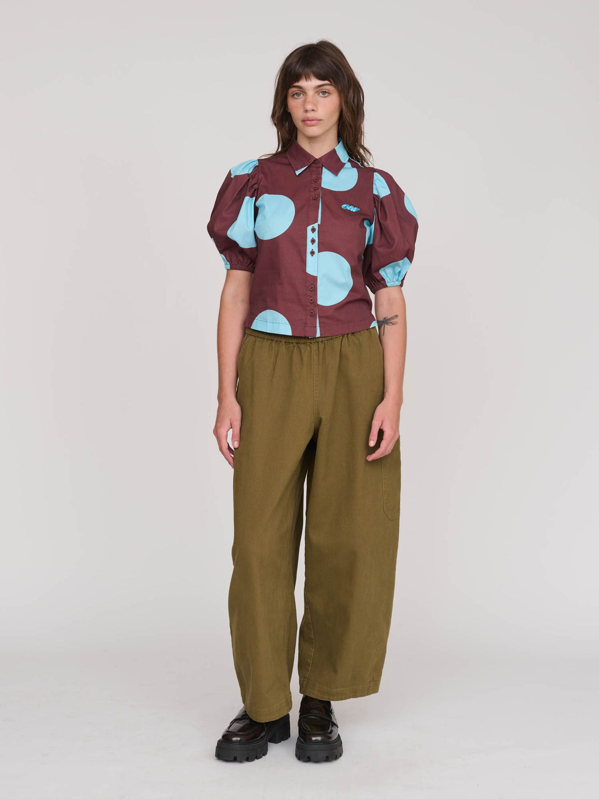 model:Molly wears size 8 and is 5’ 7”