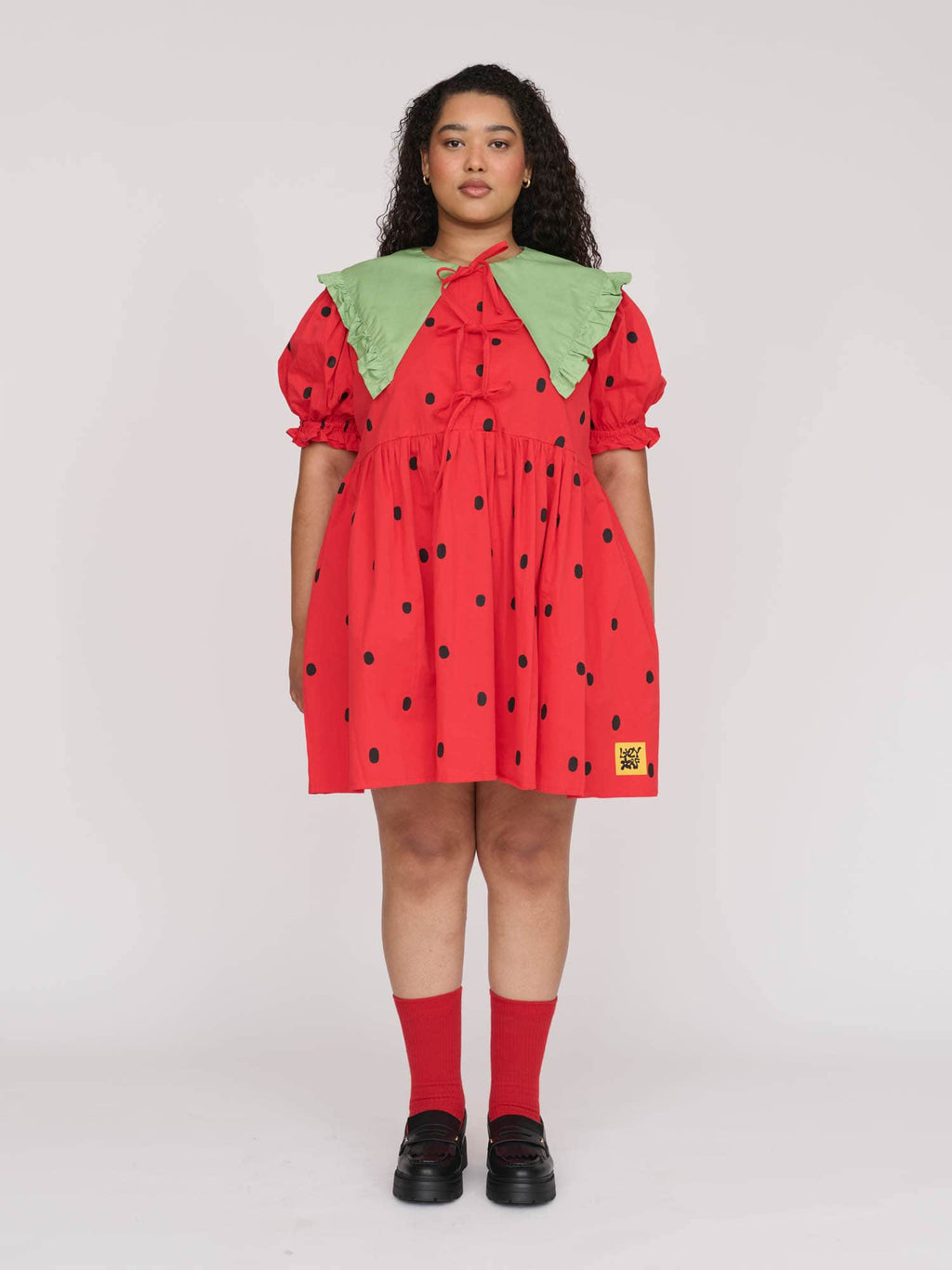 collection-curve, model:Zaynab wears size XXL and is 5’8”