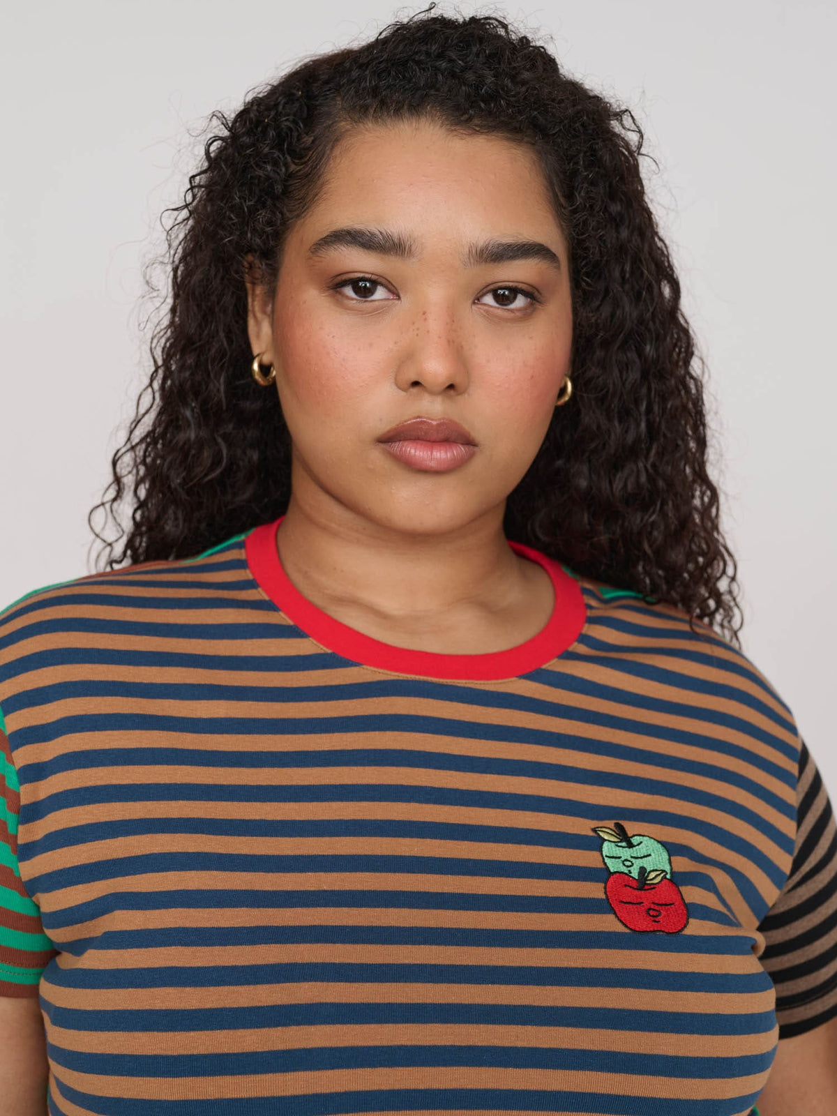 model:Zaynab wears size XXL and is 5’8”