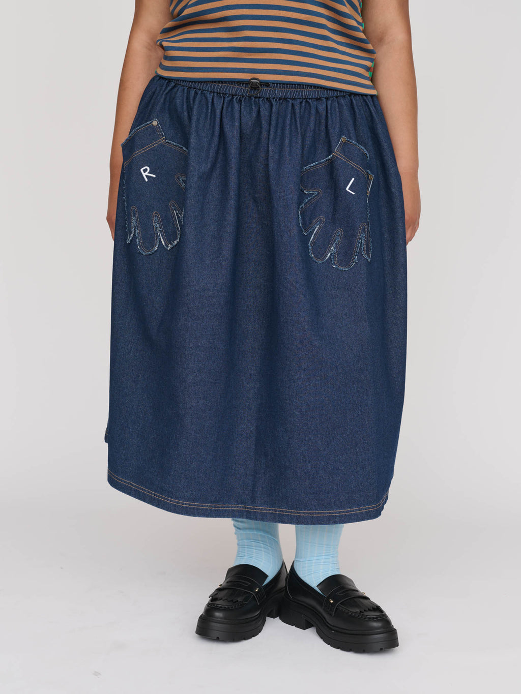 model:Zaynab wears size XXL and is 5’8”