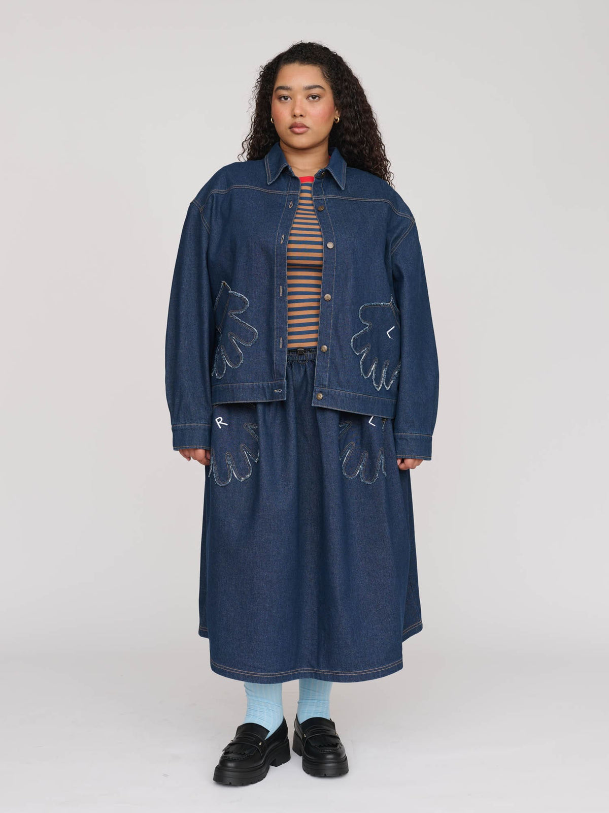 collection-curve, model:Zaynab wears size XXL and is 5’8”