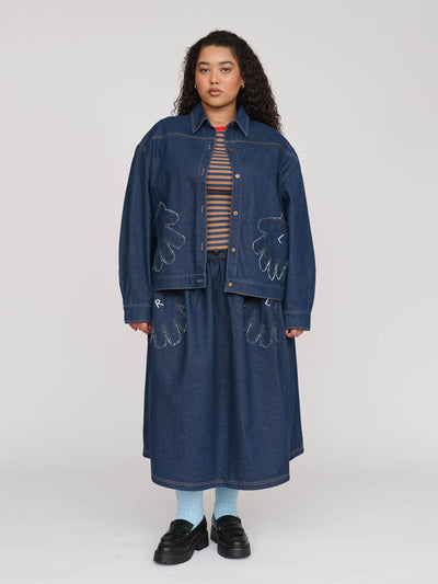 collection-all-outerwear, model:Zaynab wears size XXL and is 5’8”