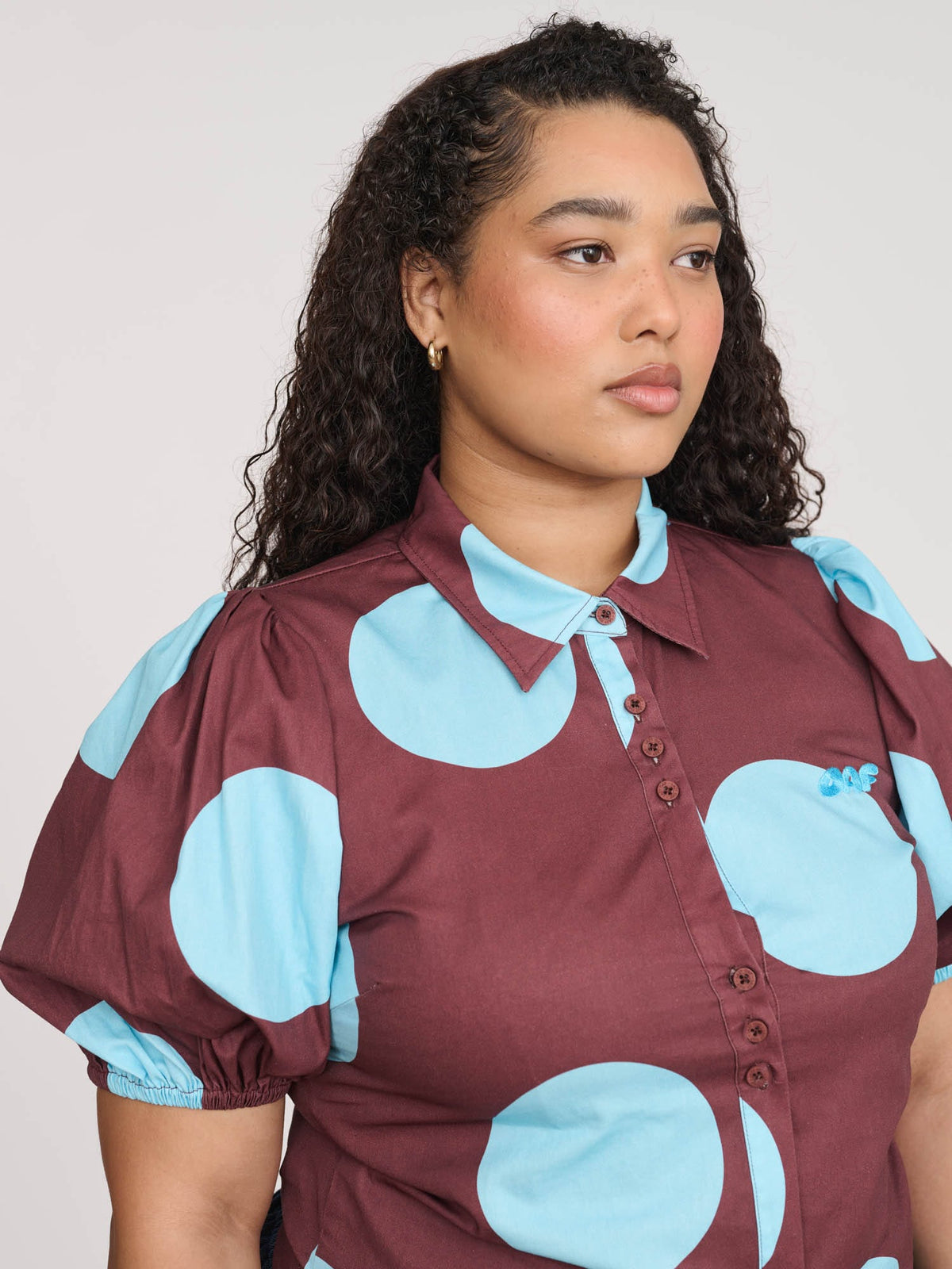 model:Zaynab wears size 18 and is 5’8”