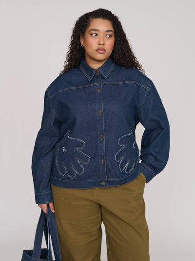 collection-curve, model:Zaynab wears size XXL and is 5’8”