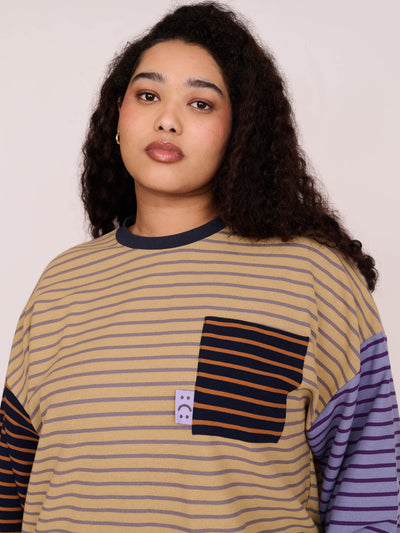 model:Zaynab wears size XXL and is 5’8”