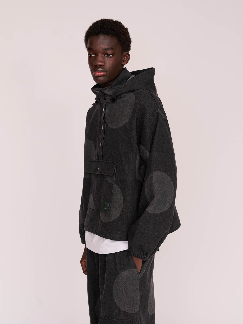 model:Elhadj wears size L and is 6’1”