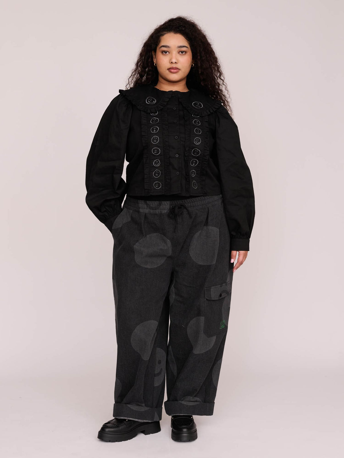  model:Zaynab wears size XXL and is 5’8”