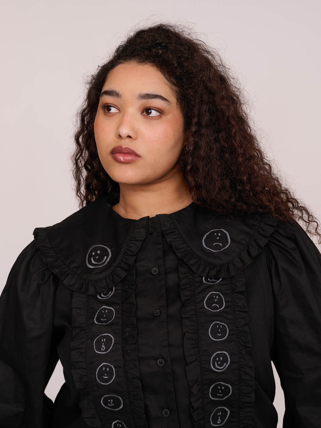 model:Zaynab wears size XXL and is 5’8”