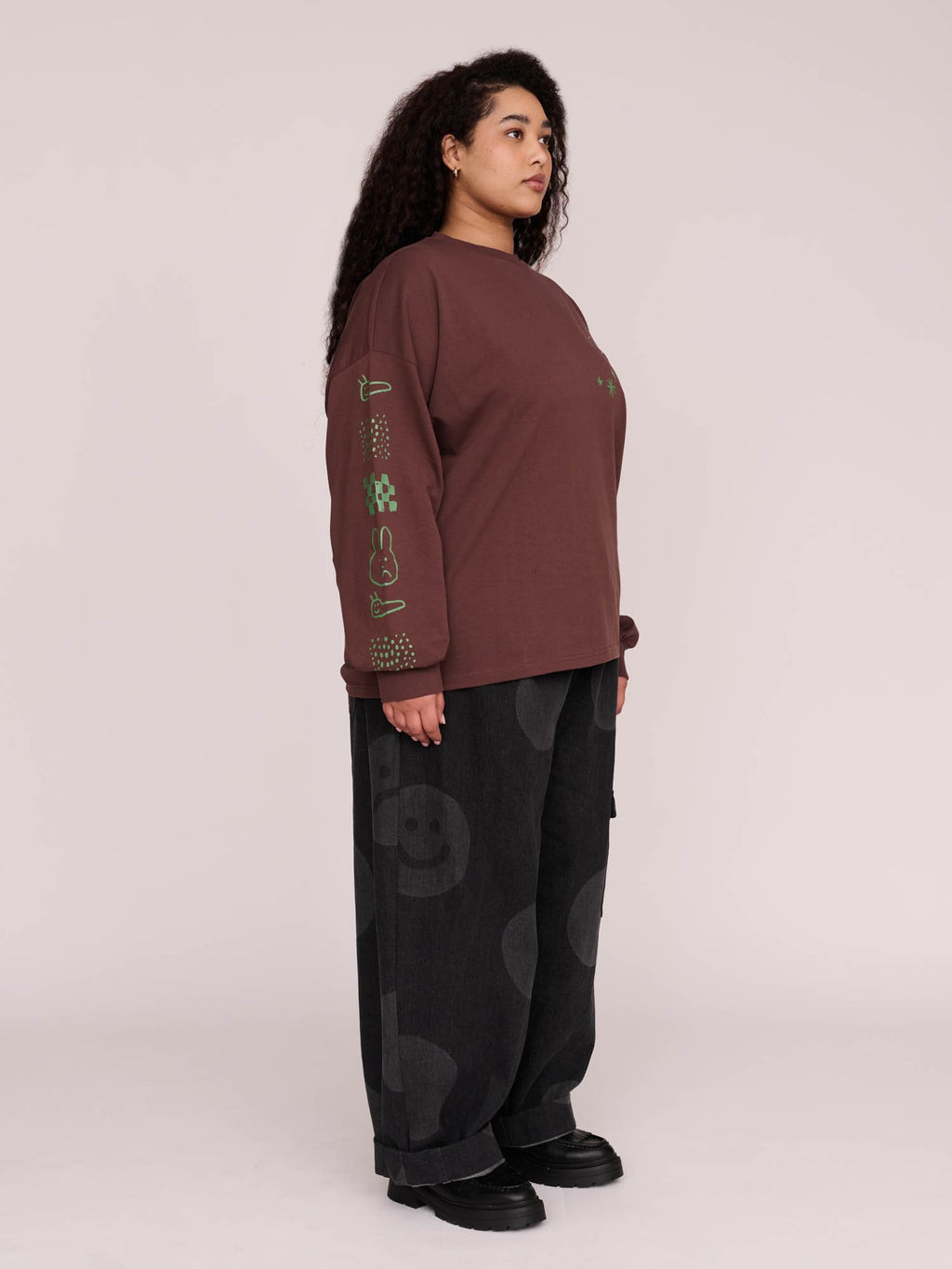 model:Zaynab wears size XXL and is 5’8”