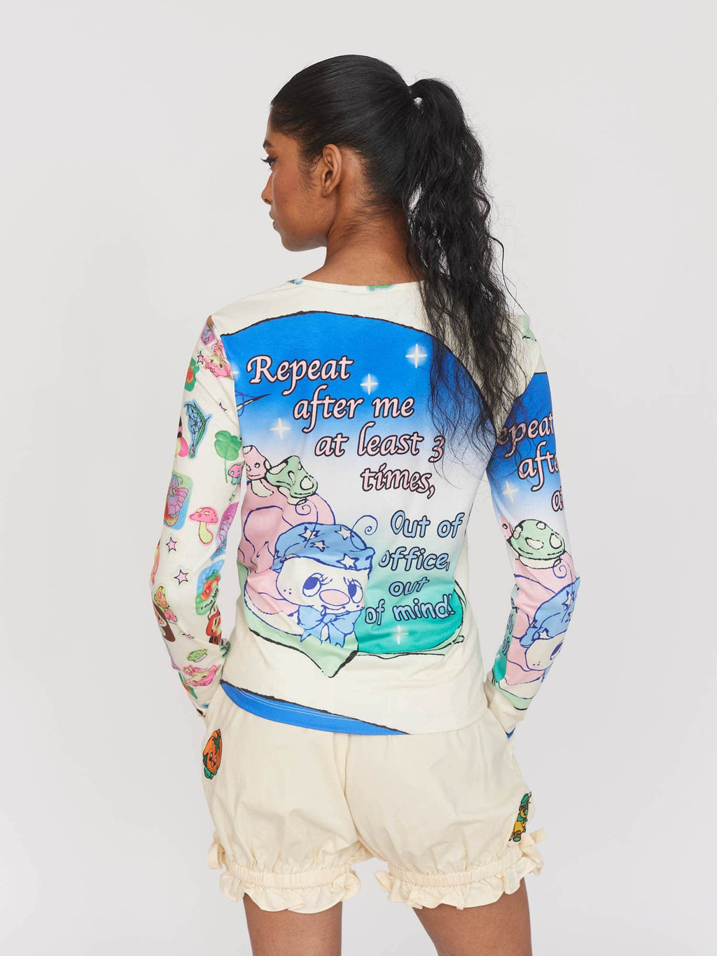 model:Kerethika wears size 8 and is 5’ 7”