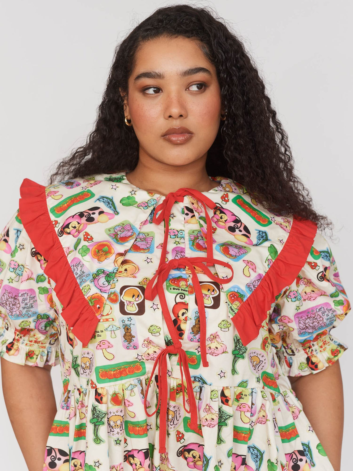 model:Zaynab wears size XXL and is 5’8”