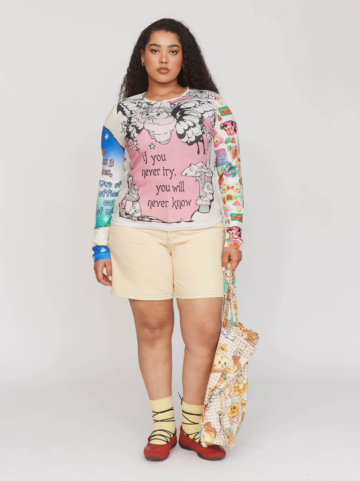 model:Zaynab wears size XXL and is 5’8”