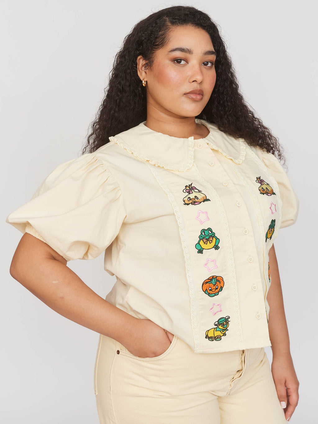 model:Zaynab wears size XL and is 5’8”