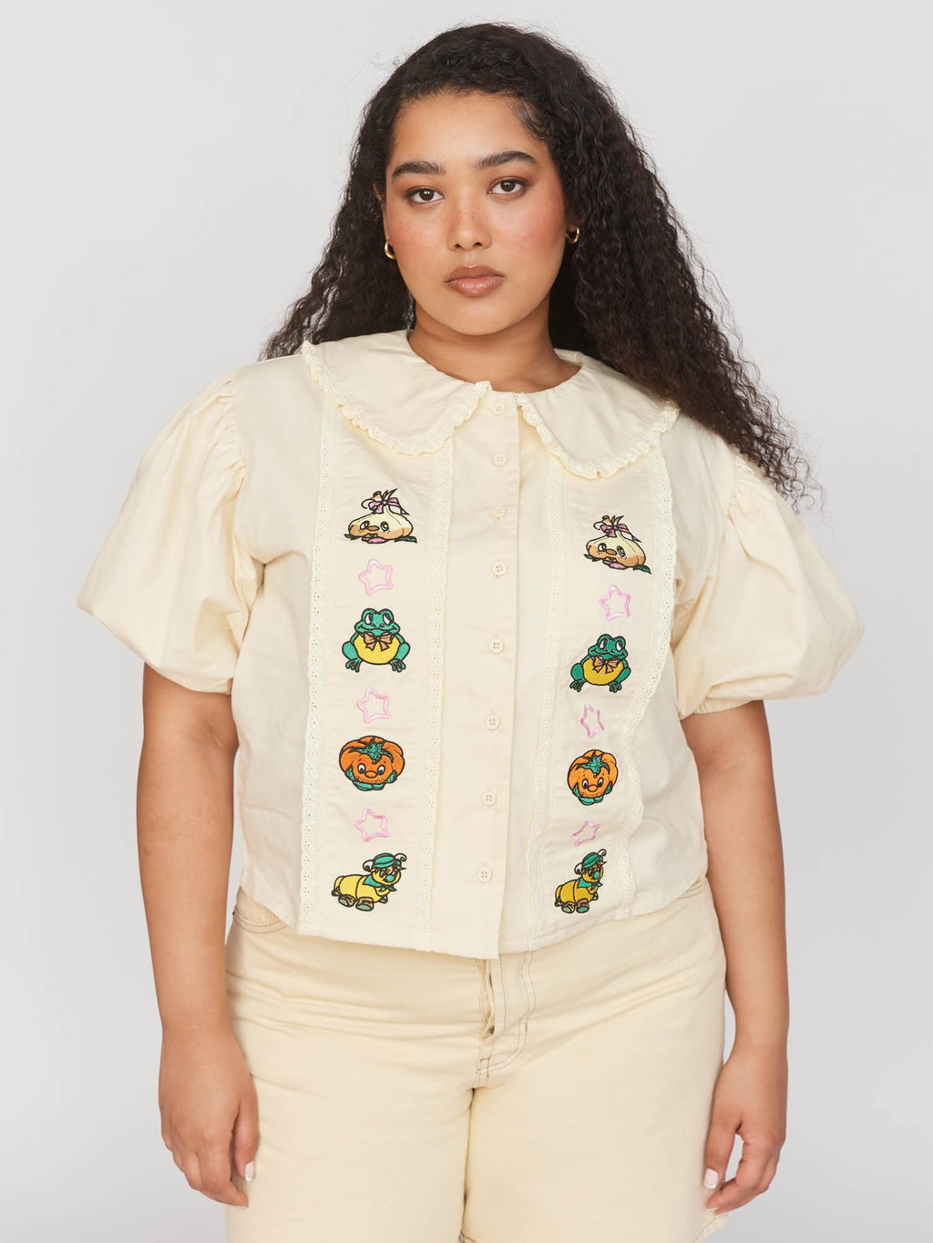 model:Zaynab wears size XL and is 5’8”